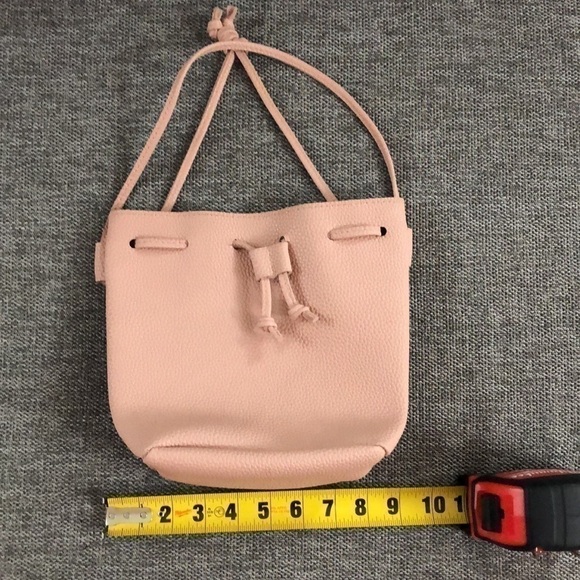 DRAWSTRING Small Bag Pink Peach Faux Leather Used - Picture 9 of 12